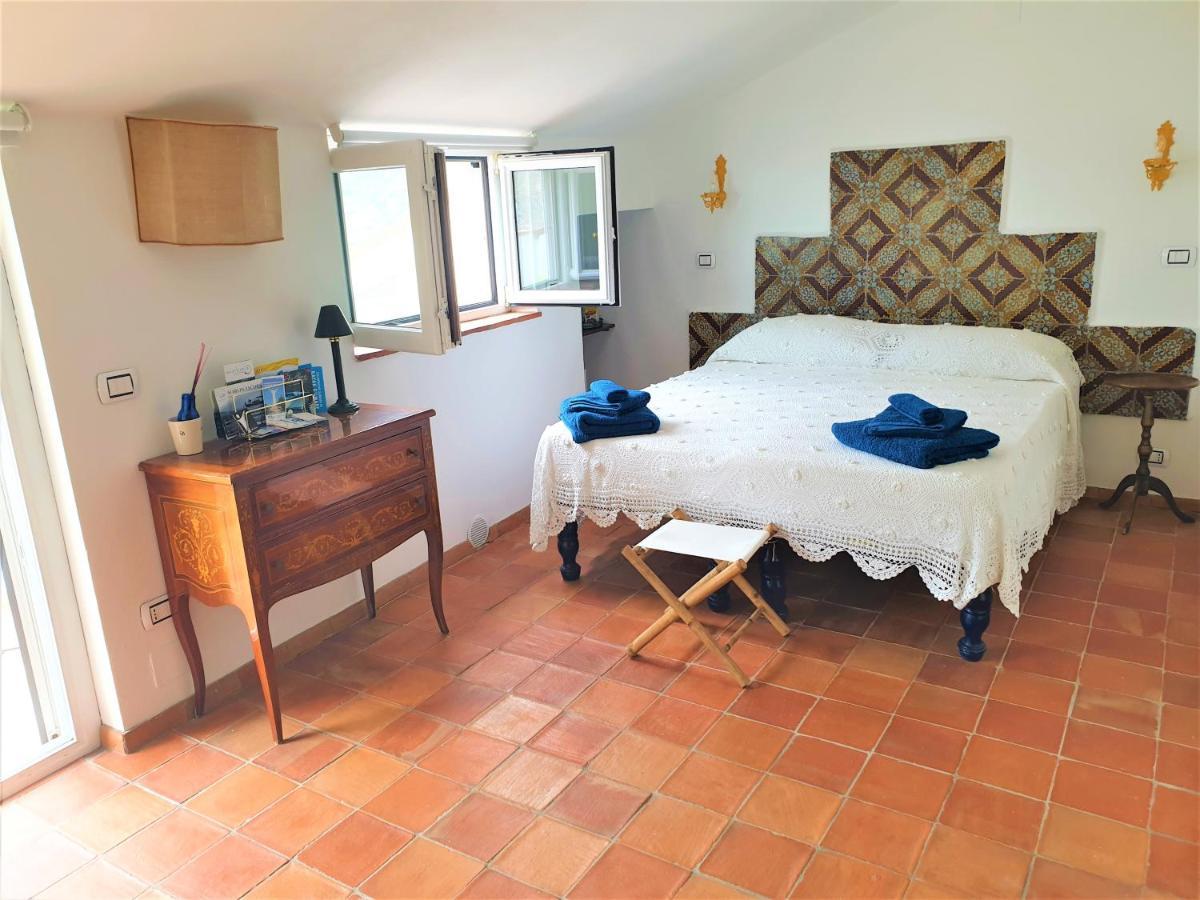 Sunset Apartment *